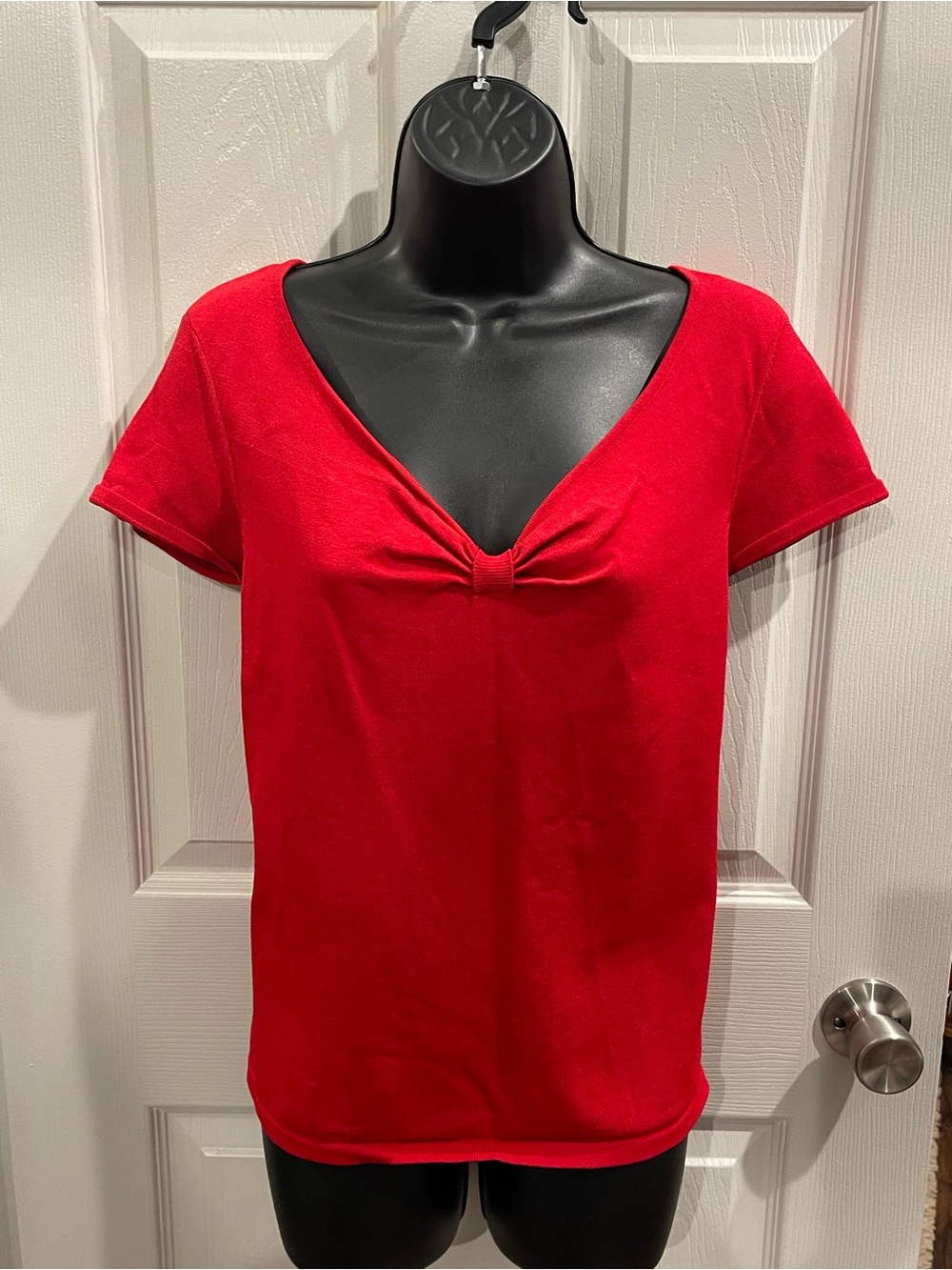Kasper Red V-Neck Twist Front Short Sleeve Top